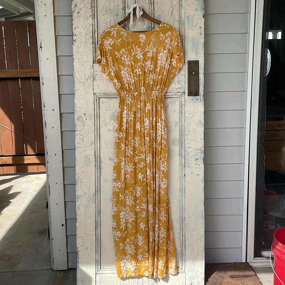 Mustard Seed Yellow (W/ POCKETS) and White Floral Sundress (small) - Picture 10 of 12